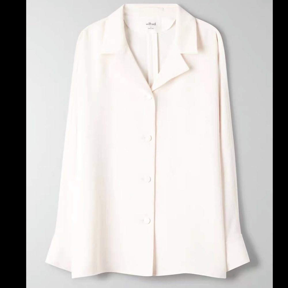 Aritzia Wilfred Flowy Button-Up